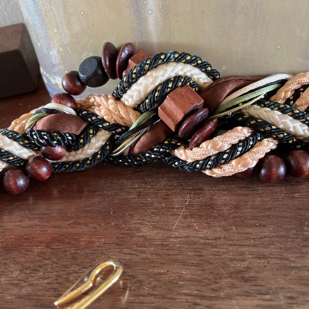 70’s fashion cords macrame style belt with gold hook closure - Picture 2 of 7